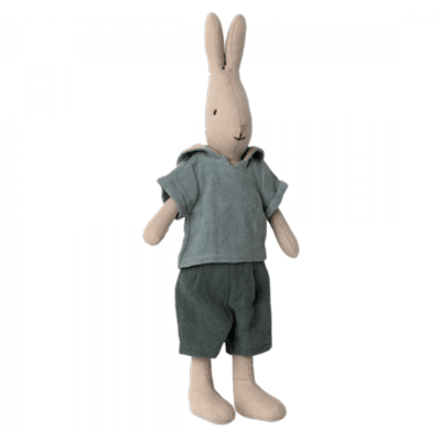 Maileg kanin - size 2 - Pojke i blus och shorts