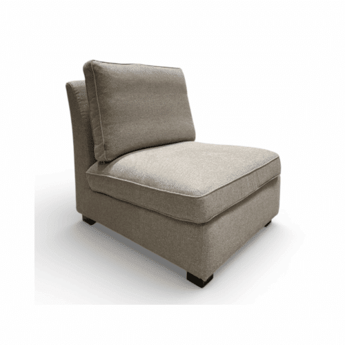 Artwood Town Loungefåtölj klädd i tyget Sway Liver med tidlös design och generös komfort i elegant loungeutförande.