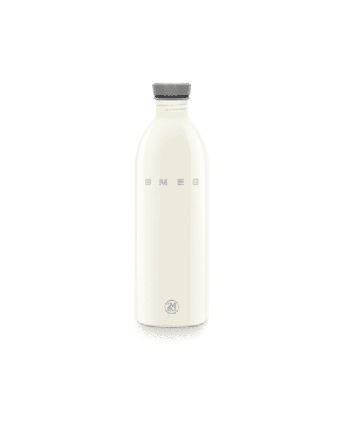 Smeg Vattenflaska Creme .Cremefärgad Urban Bottle 1 liter i rostfritt stål med högblank finish och läckagesäkert silikonlock från Smeg x 24Bottles
